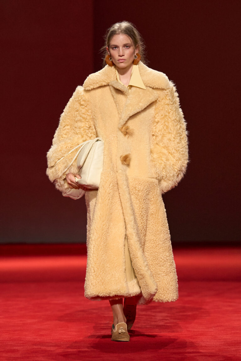 TENDENCIAS INVERNO 2026 MAR BOTTEGA VENETA WINTER 2026 LOOK 50
