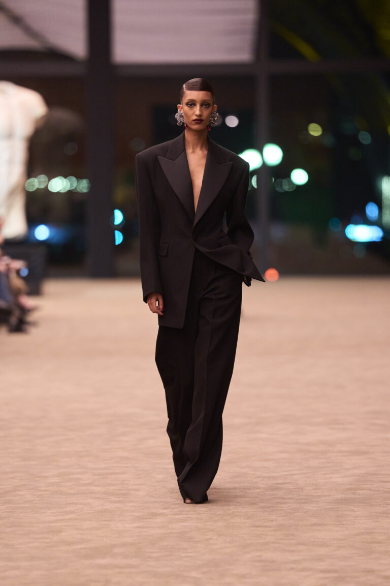 TENDENCIAS INVERNO 2026 MAR SAINT LAURENT FASHION SHOW WOMAN WINTER26 RUNWAY 38 HR