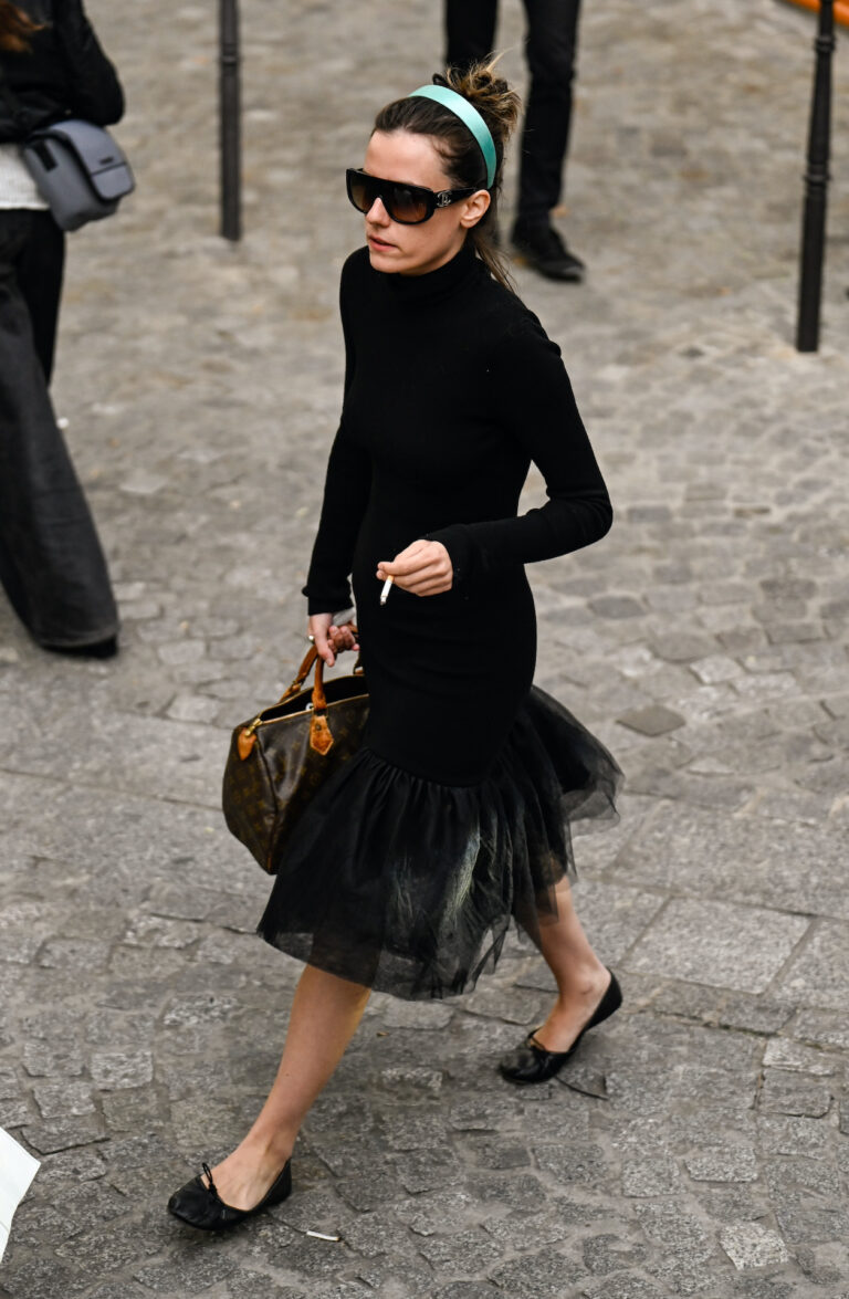 Tiara para cabelo 5mar26 GettyImages 2238663619