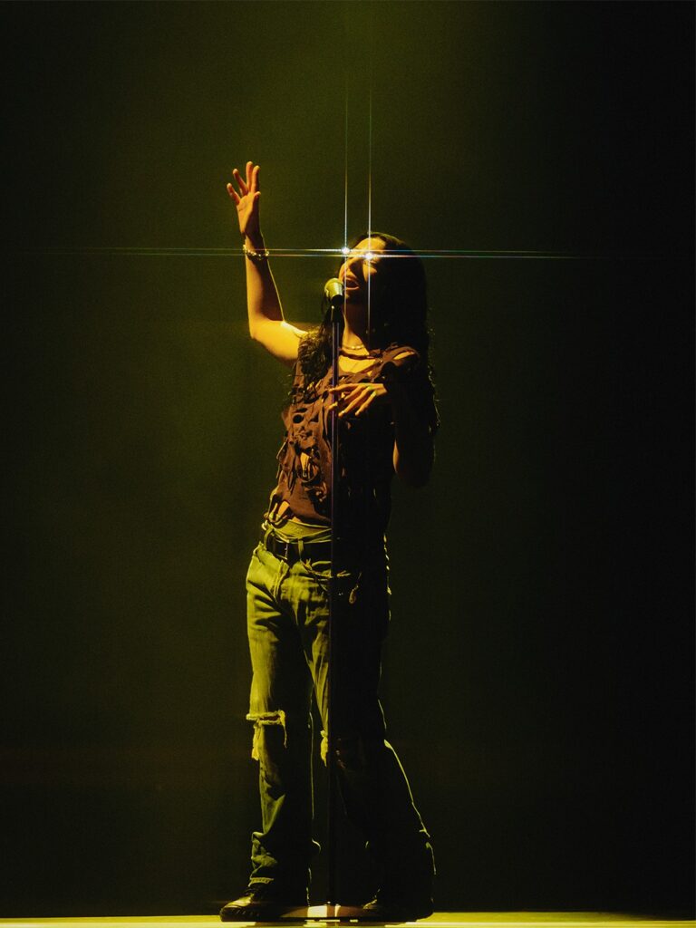 What was that 🤯 ISSO FOI A @LORDE DE VOLTA NO LollaBR 💚.jpg