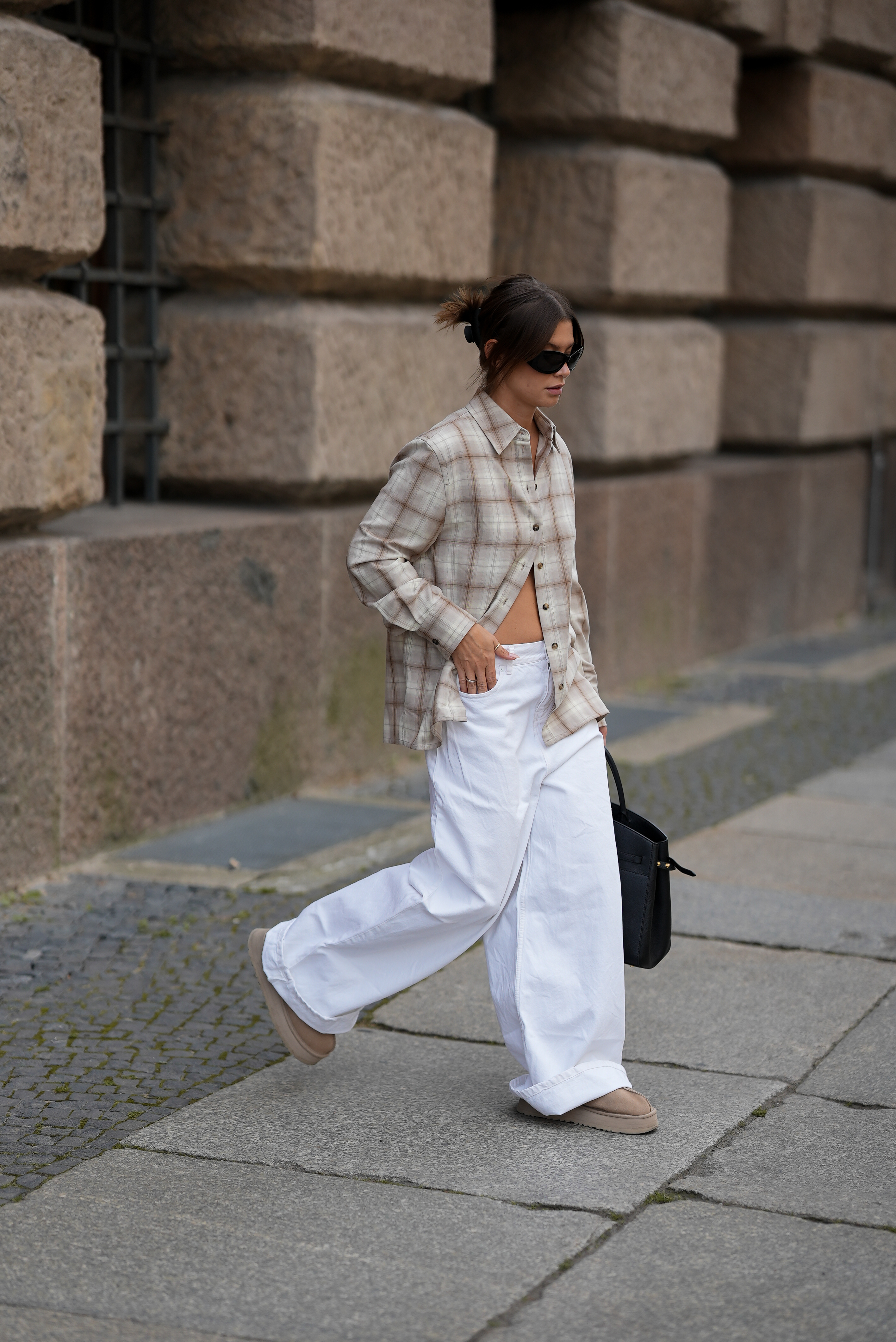 a calça baggy ainda é tendência