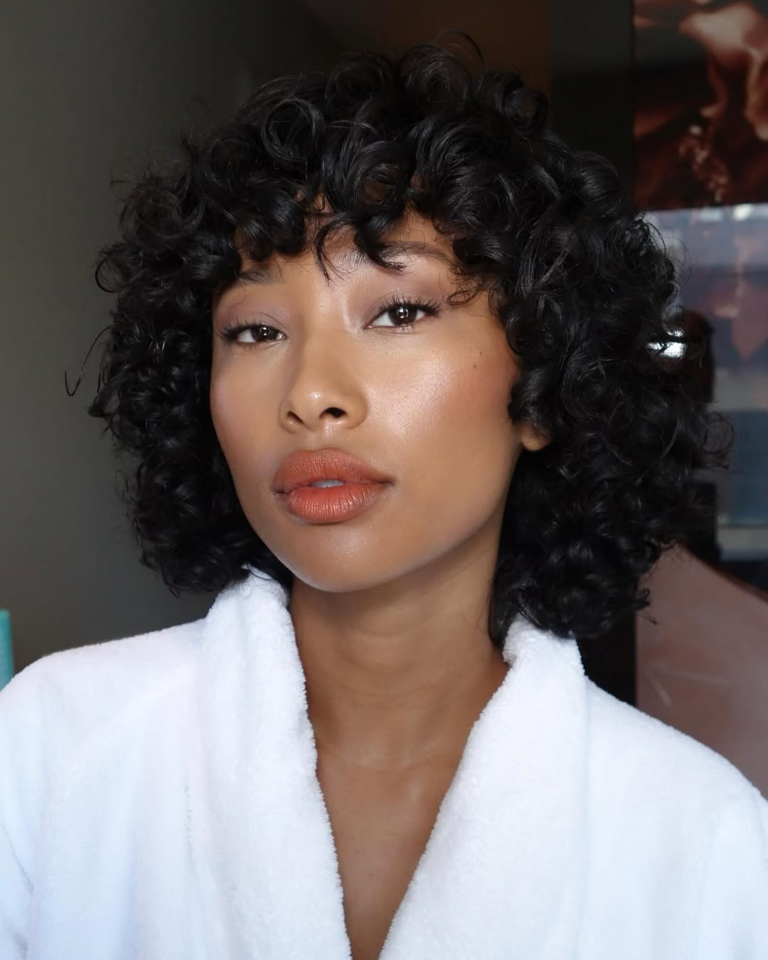 Batom laranja é a alternativa inesperada ao bocão vermelho batom laranja