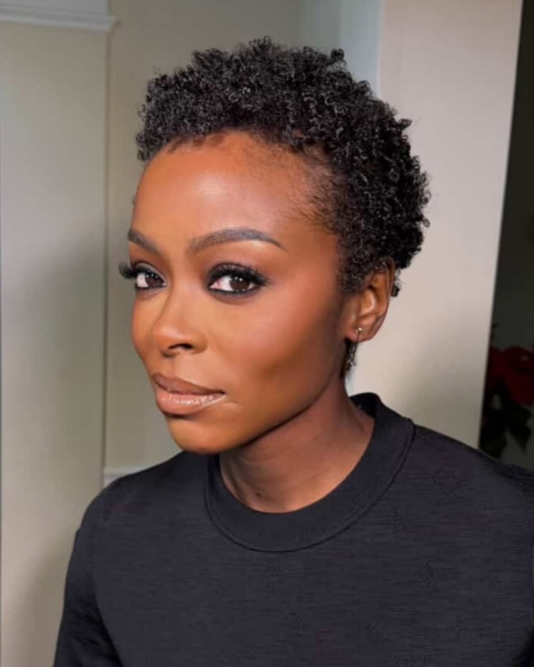 Cabelos cacheados curtos: 6 cortes para incorporar o comprimento cabelos cacheados curtos