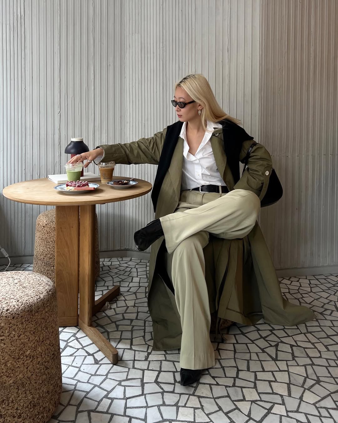 Além do preto: 7 cores de calça de alfaiataria feminina para ficar de olho calça de alfaiataria feminina