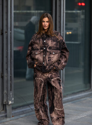 looks com calça jeans desbotada