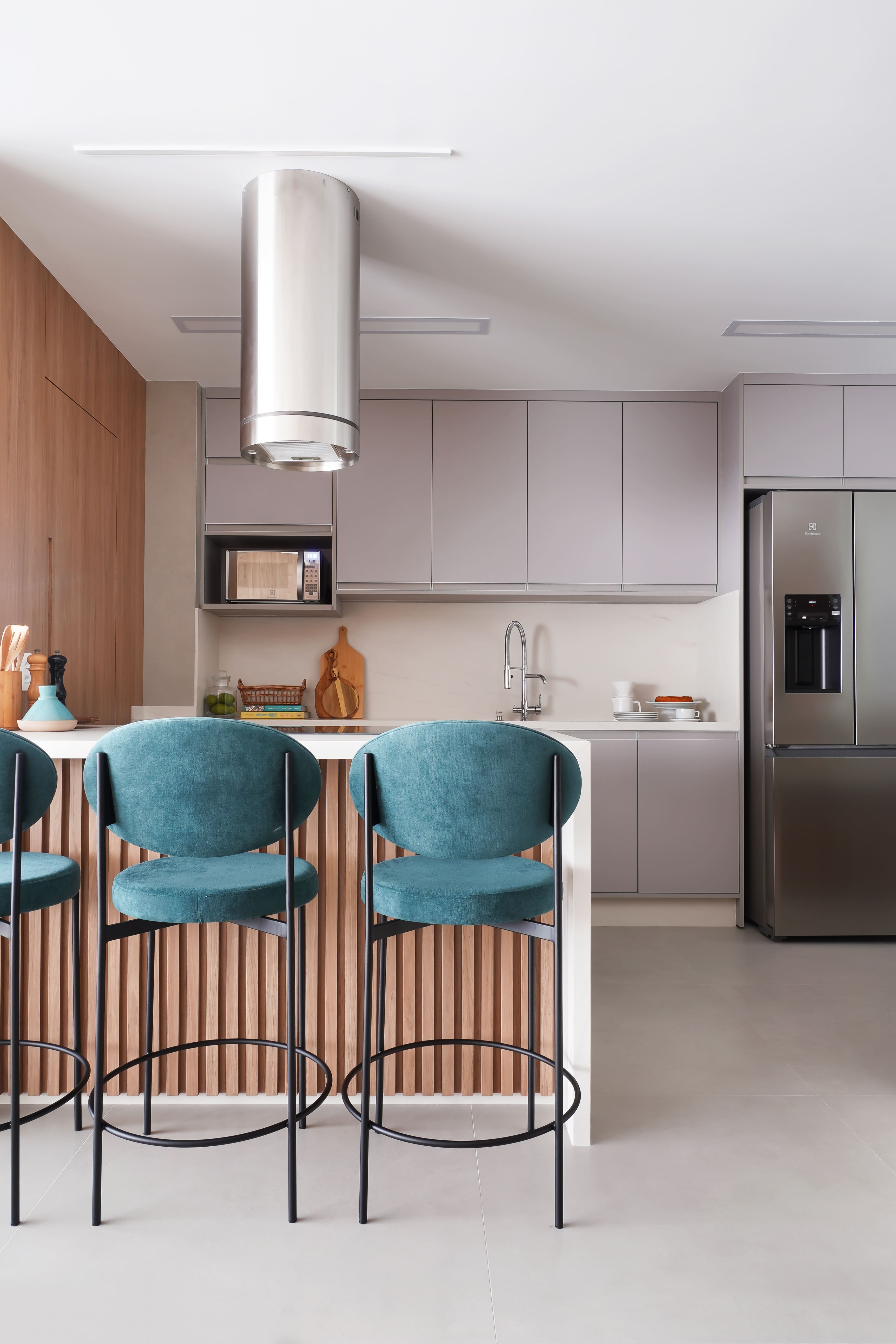 5 inspirações que provam que as cozinhas americanas podem driblar o espaço reduzido