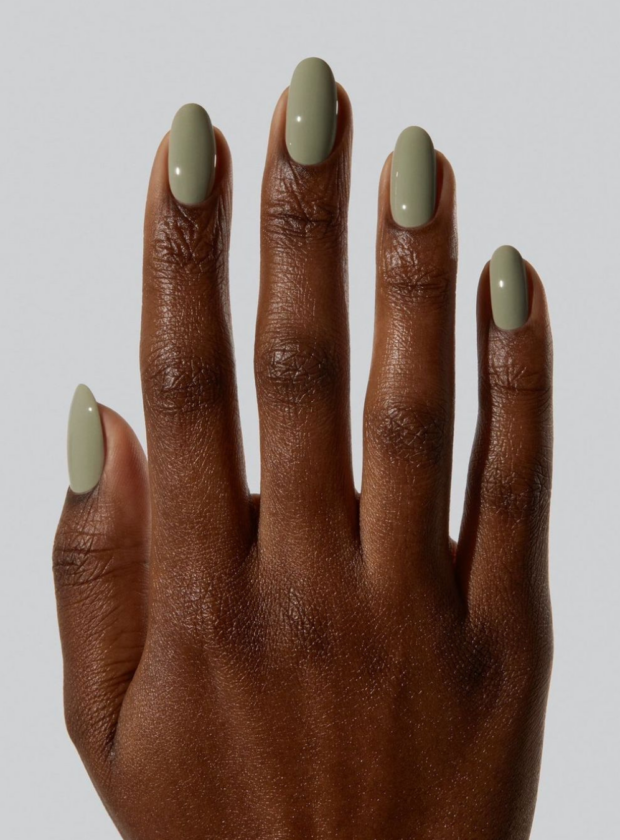 esmalte verde oliva