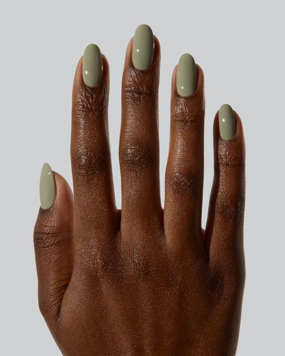 esmalte verde oliva