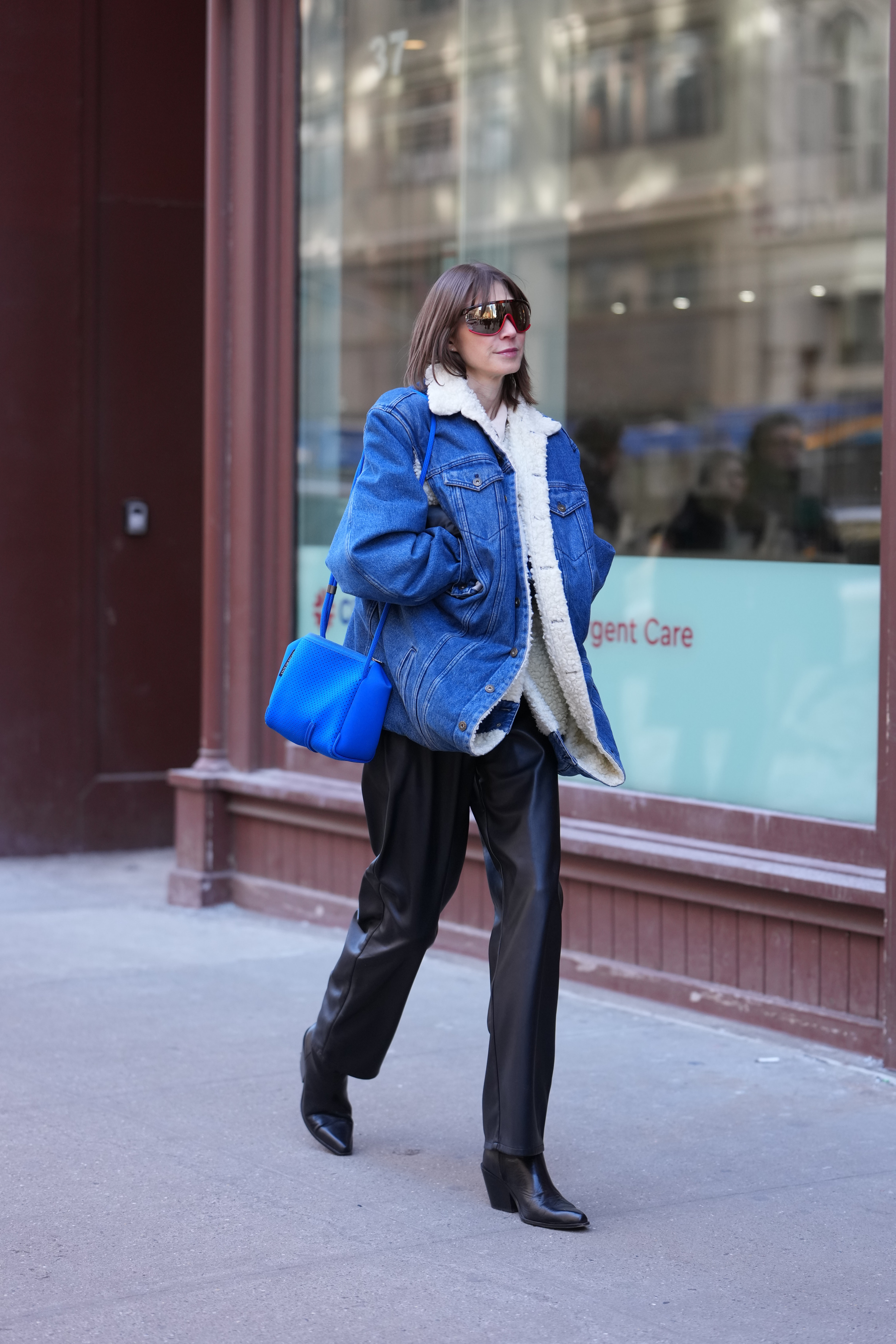 looks com jaqueta jeans oversized