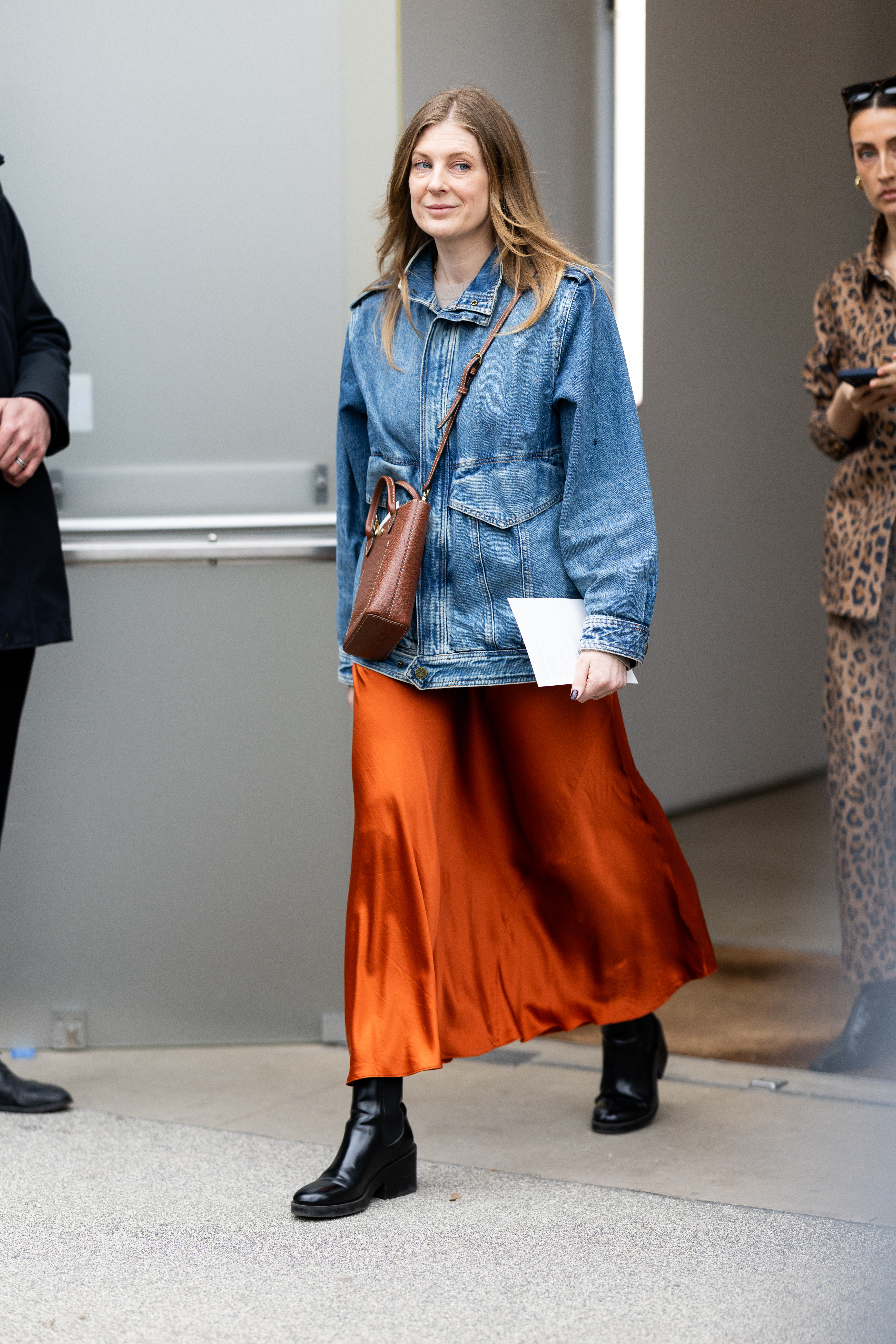 looks com jaqueta jeans oversized