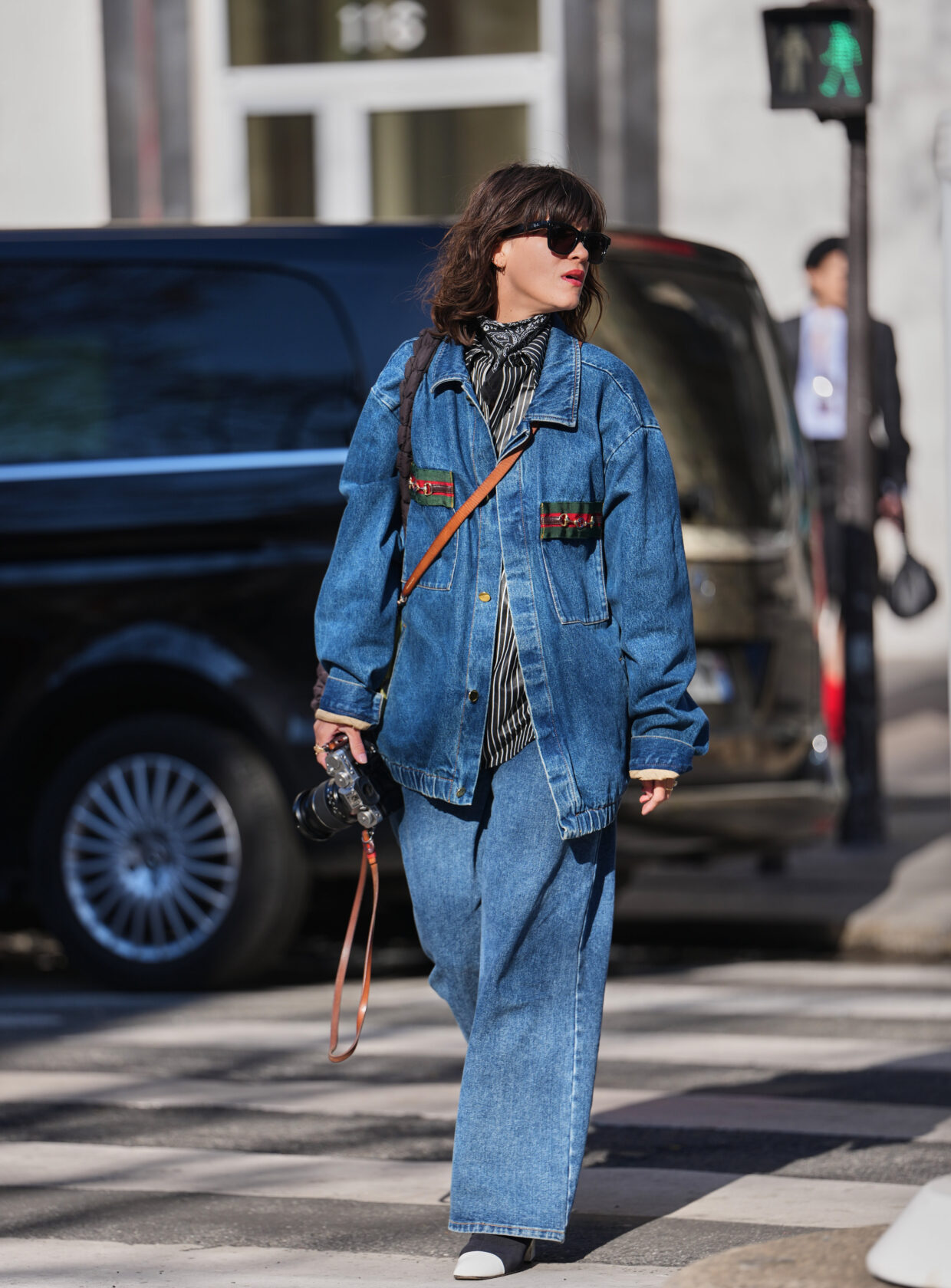 looks com jaqueta jeans oversized