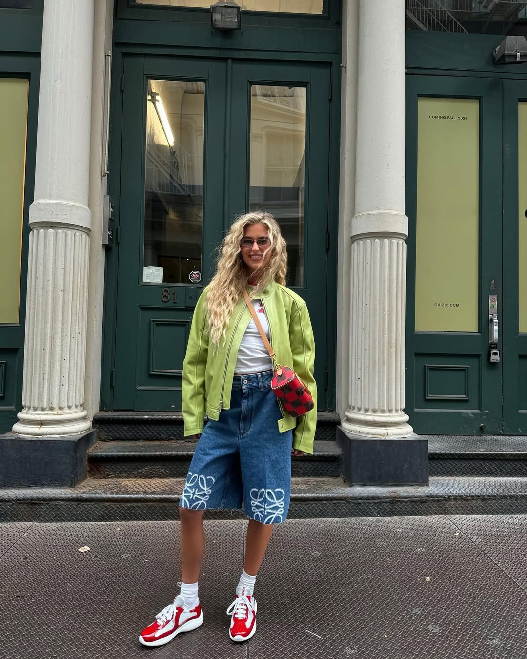 looks com bermuda jeans feminina