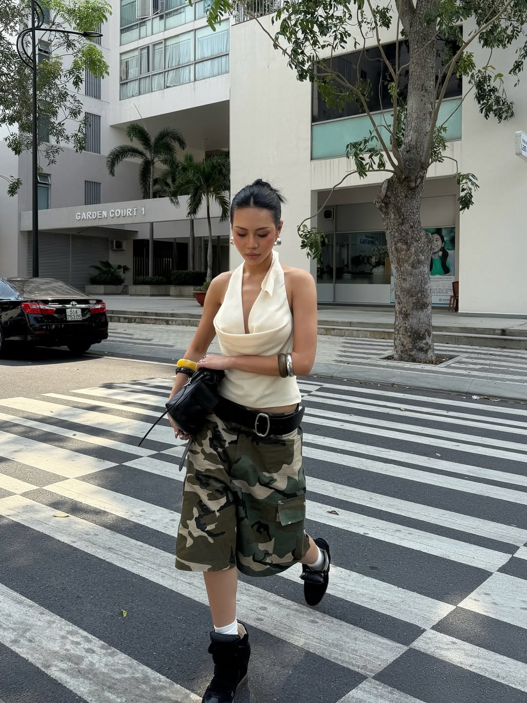 Cansada da calça? Os shorts cargo são a alternativa perfeita para o calor looks com shorts cargo (1)