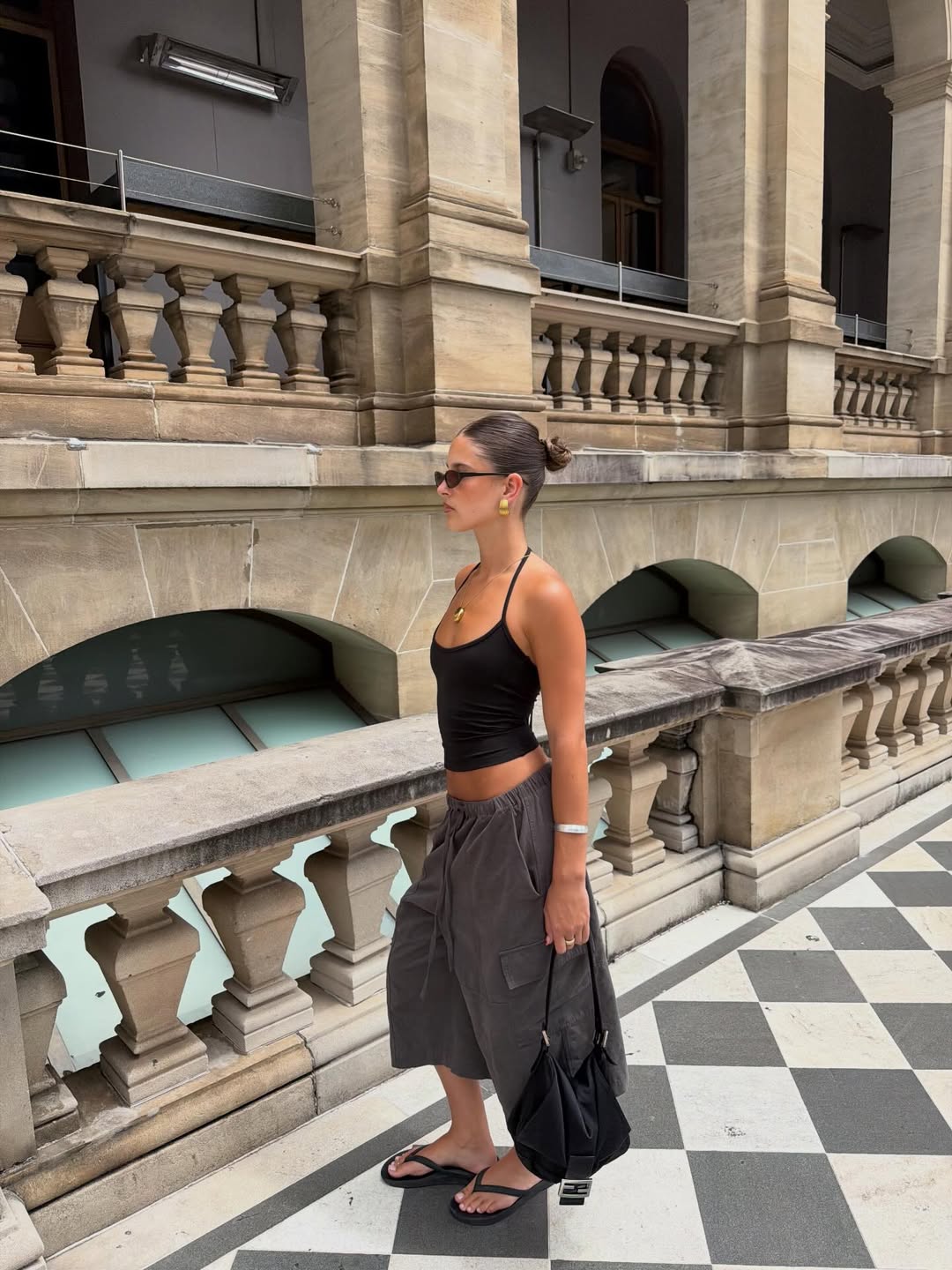 Cansada da calça? Os shorts cargo são a alternativa perfeita para o calor looks com shorts cargo (3)