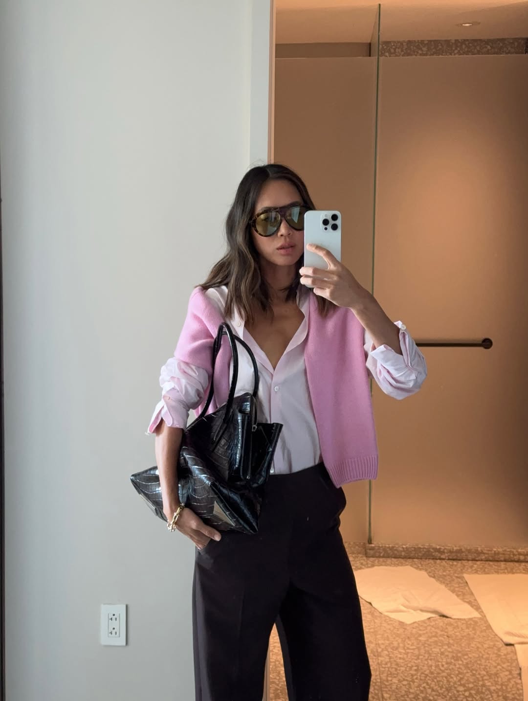 looks elegantes com ponto de cor