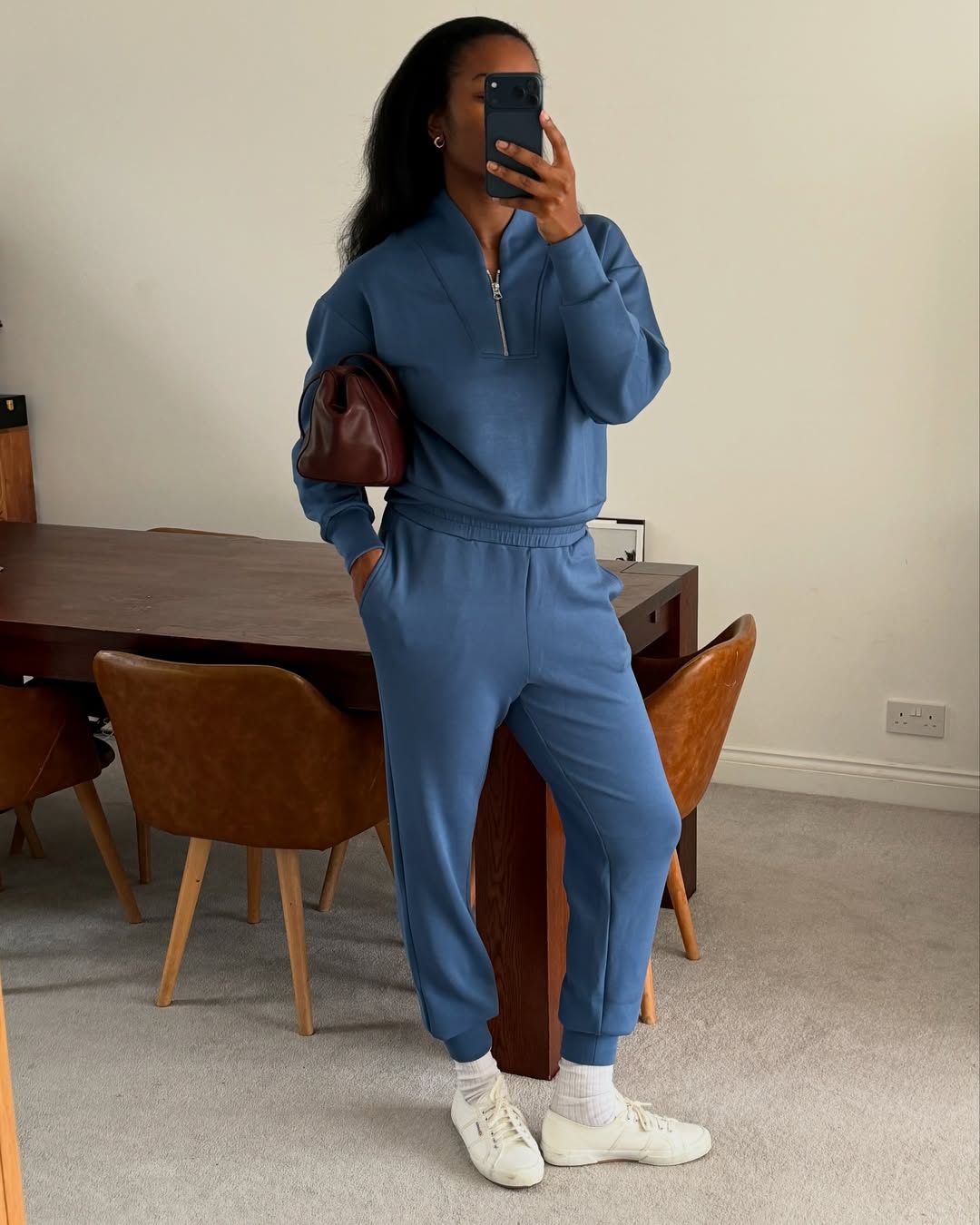 6 fórmulas para criar looks elegantes com tênis fórmulas de looks elegantes com tênis