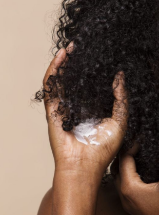 melhores-cremes-para-cabelos-cacheados-e-secos-8