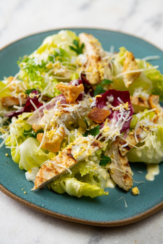Tchau, prato sem graça! 5 receitas de molho para salada saudáveis e cheio de sabor