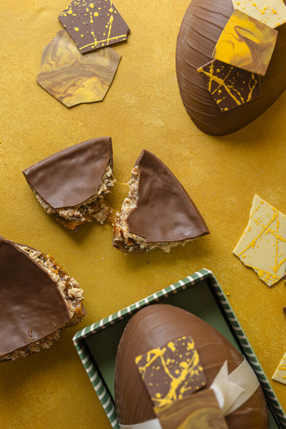 ovo de pascoa3571 Ovo Caramelo de maracuja e coco crocante G 4