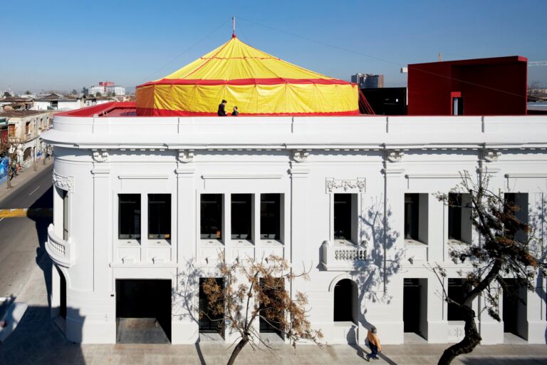 Conheça obras impressionantes de Smiljan Radić Clarke, vencedor do Prêmio Pritzker de Arquitetura de 2026 prêmio pritzker de arquitetura