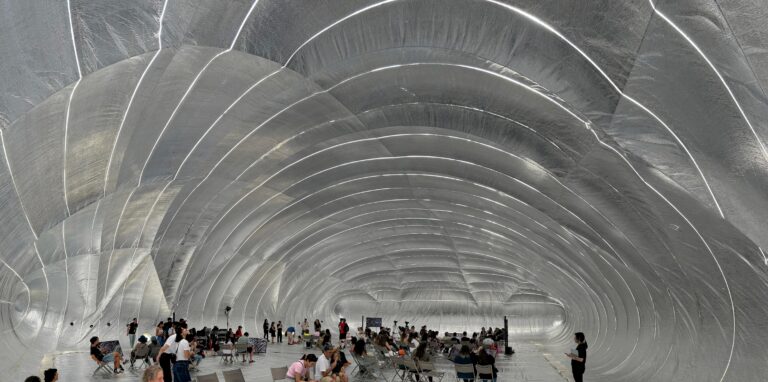 Conheça obras impressionantes de Smiljan Radić Clarke, vencedor do Prêmio Pritzker de Arquitetura de 2026 prêmio pritzker de arquitetura