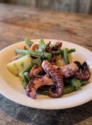 5 dicas para não errar na salada de polvo: do cozimento ao tempero perfeito 5 dicas para não errar na salada de polvo: do cozimento ao tempero perfeito