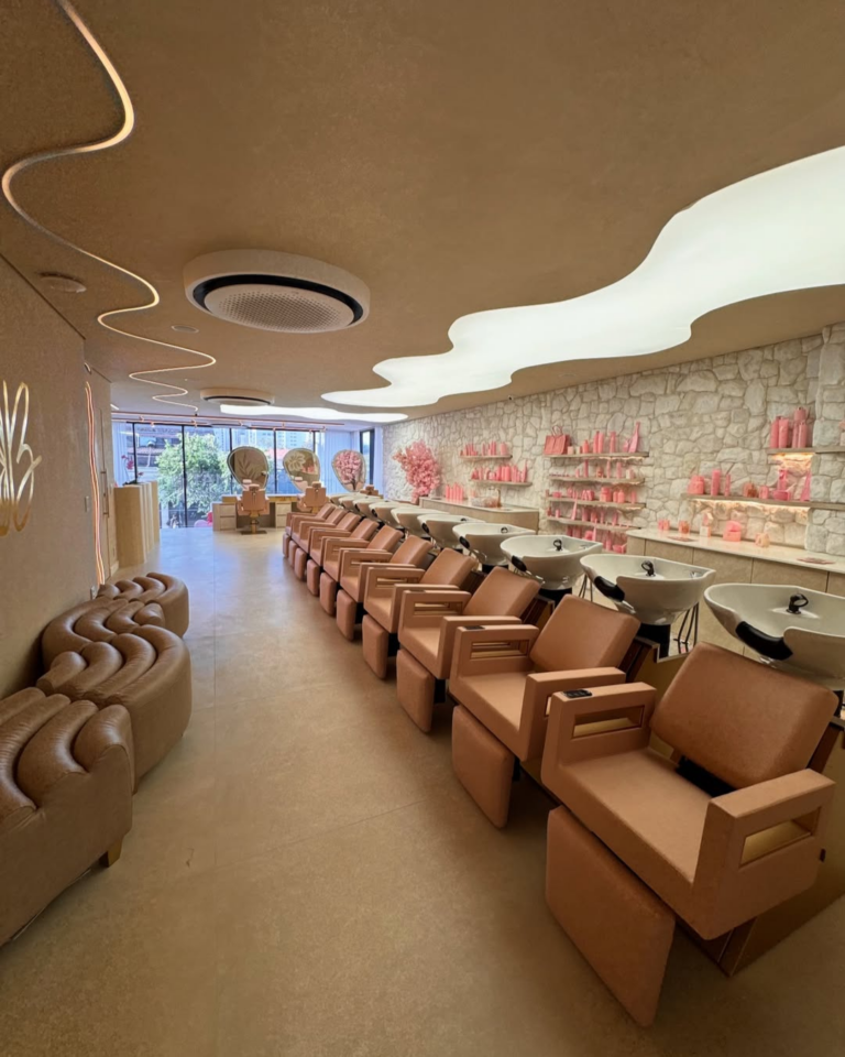 salões especializados em cabelos cacheados