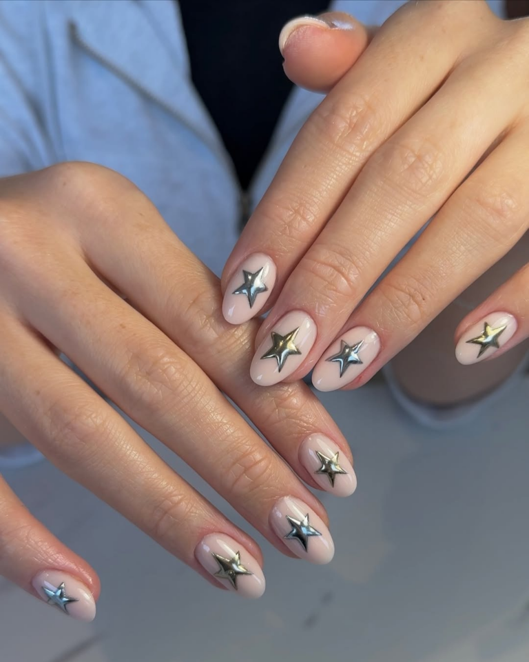 6 manicures para quem quer investir em unhas com pó cromado unhas com pó cromado