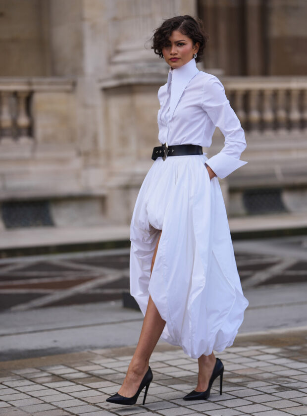 O retorno do scarpin preto: por que o sapato clássico voltou ao radar