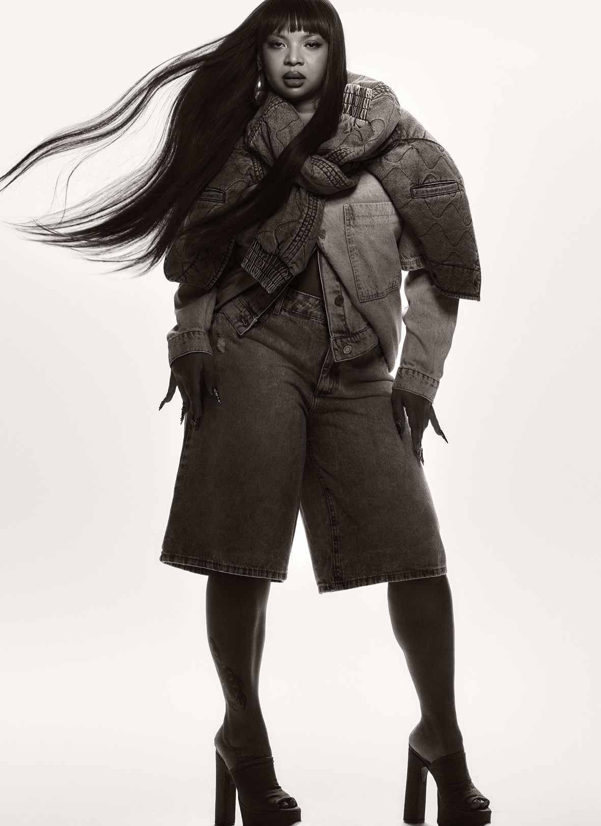 Capa da ELLE View impressa, Nanda Tsunami está em seu melhor momento EV01 RIACHUELO NANDA TSUNAMI10