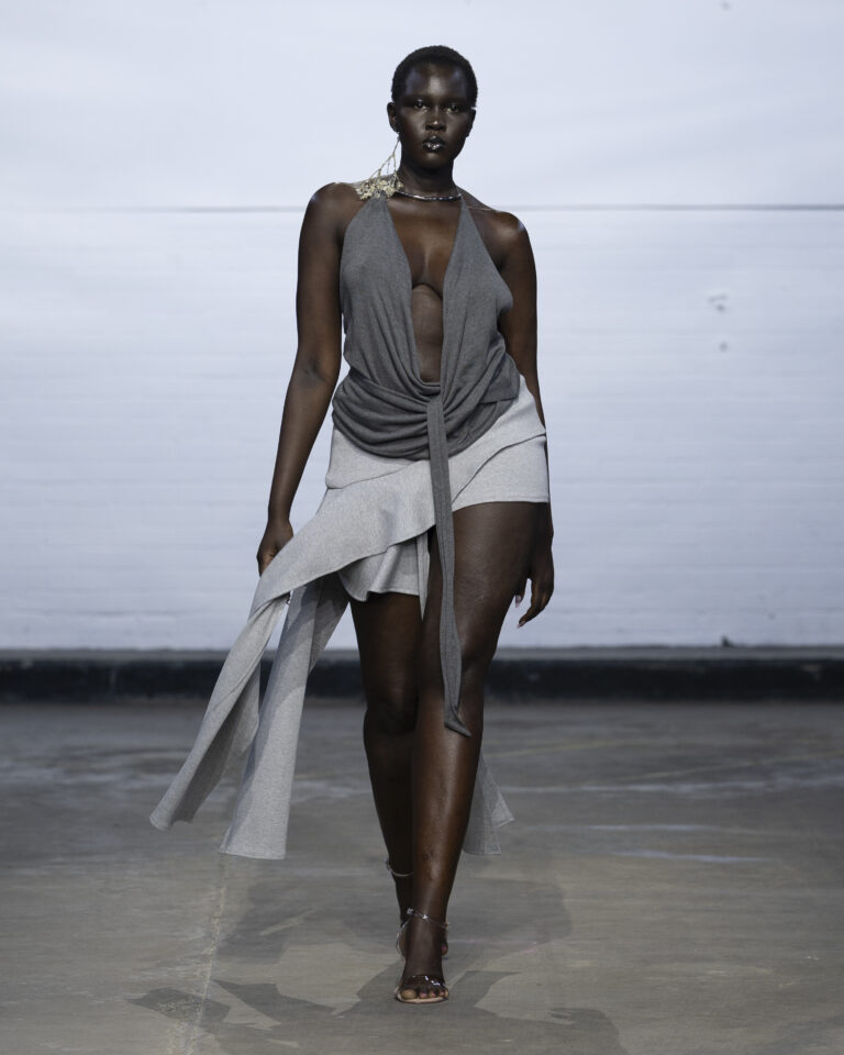 Estreante da RioFW, Karoline Vitto se reaproxima do Brasil com sua moda para corpos diversos KAROLINE VITTO