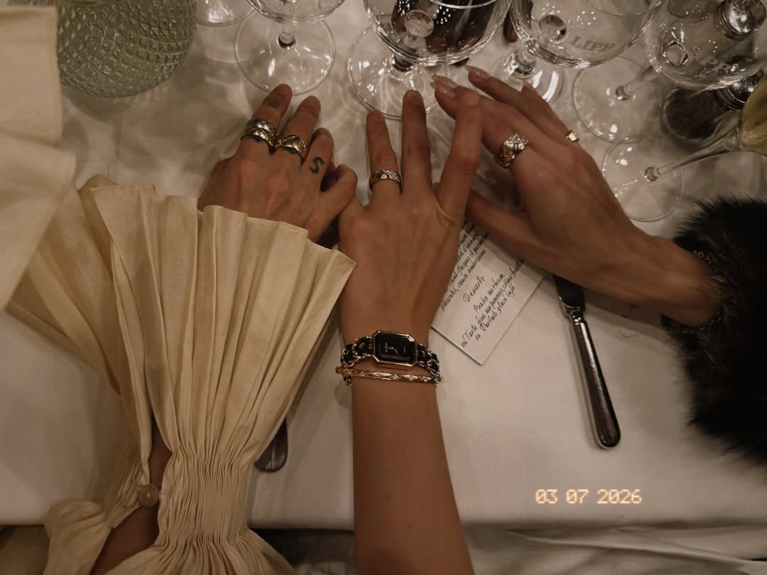 Pulso em foco: relógio tradicional retorna e se consolida como o acessório queridinho da vez relogio tradicional