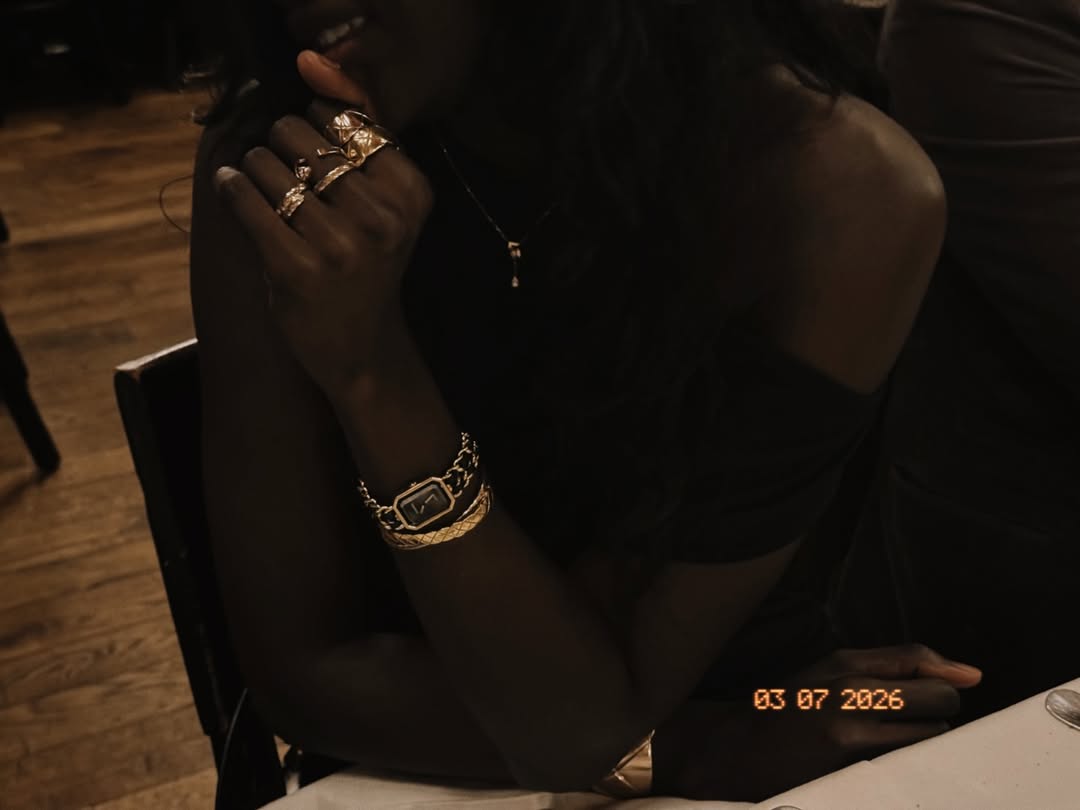 Pulso em foco: relógio tradicional retorna e se consolida como o acessório queridinho da vez relogio tradicional