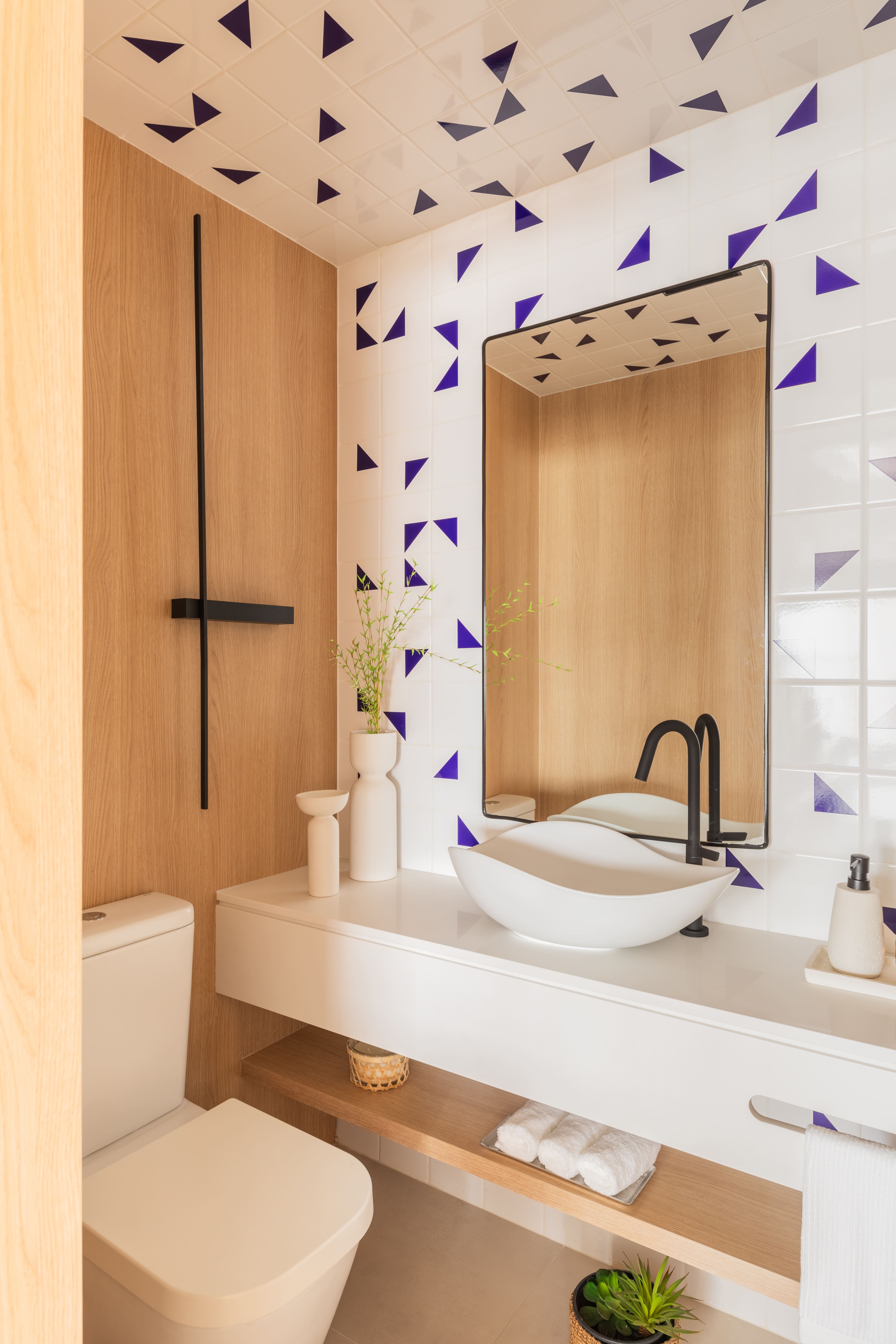 9 banheiros pequenos e modernos que valem de inspiração