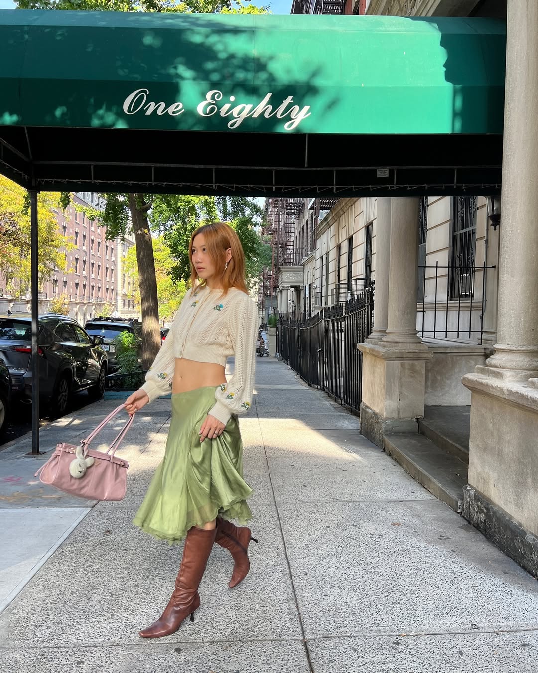 A bota marrom de cano alto é a favorita para o inverno 2026 – e aqui estão as provas! bota marrom de cano alto