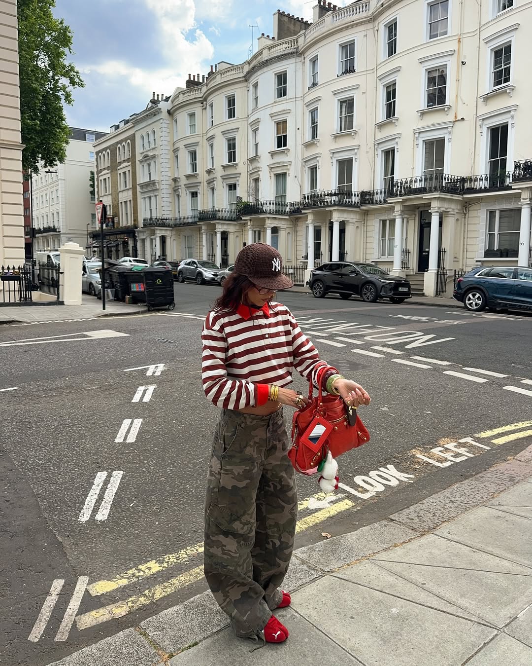 Calça cargo feminina: 5 formas de apostar na tendência da vez calça cargo feminina