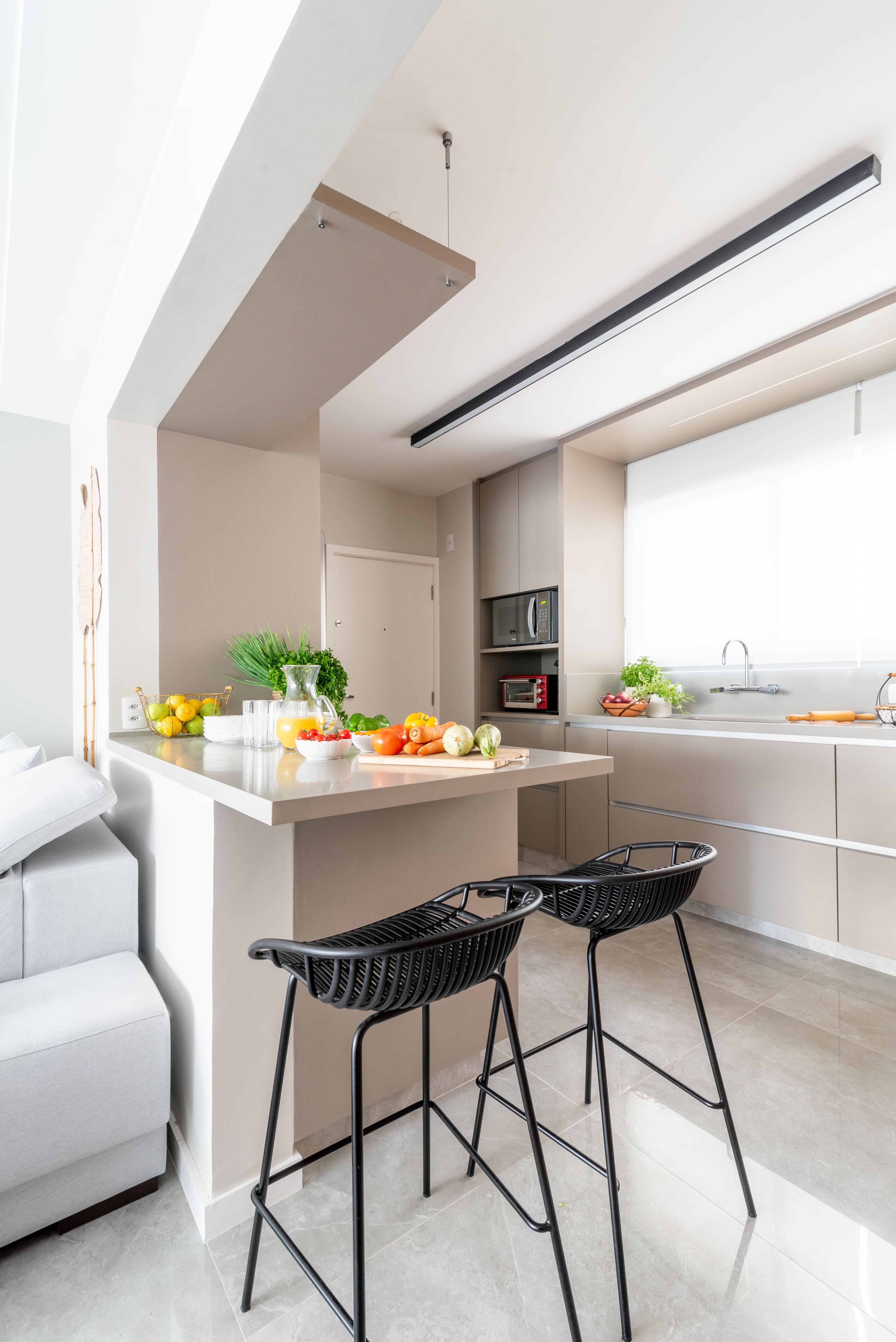 6 inspirações de cozinhas compactas com decoração inteligente