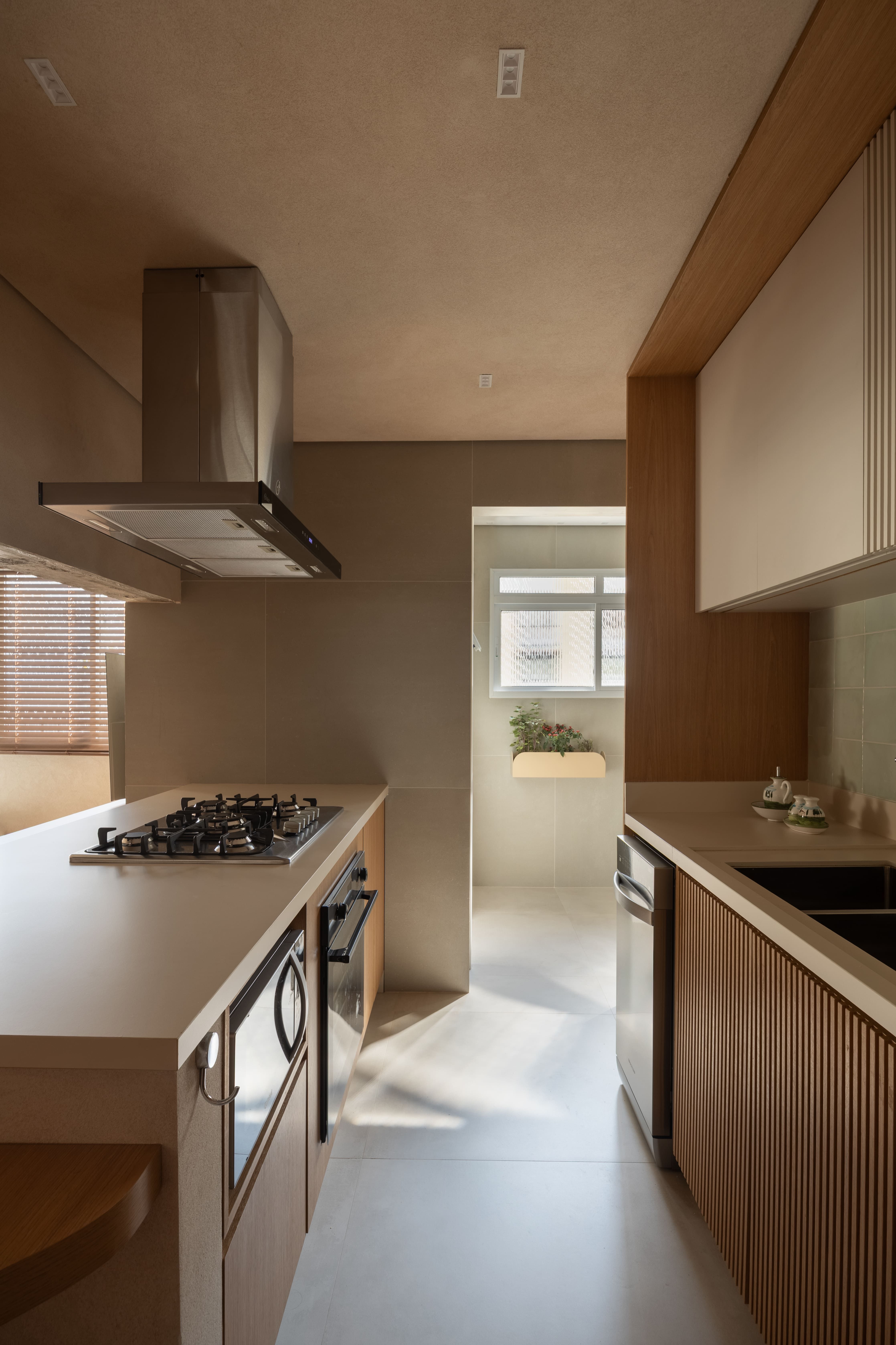 6 inspirações de cozinhas compactas com decoração inteligente