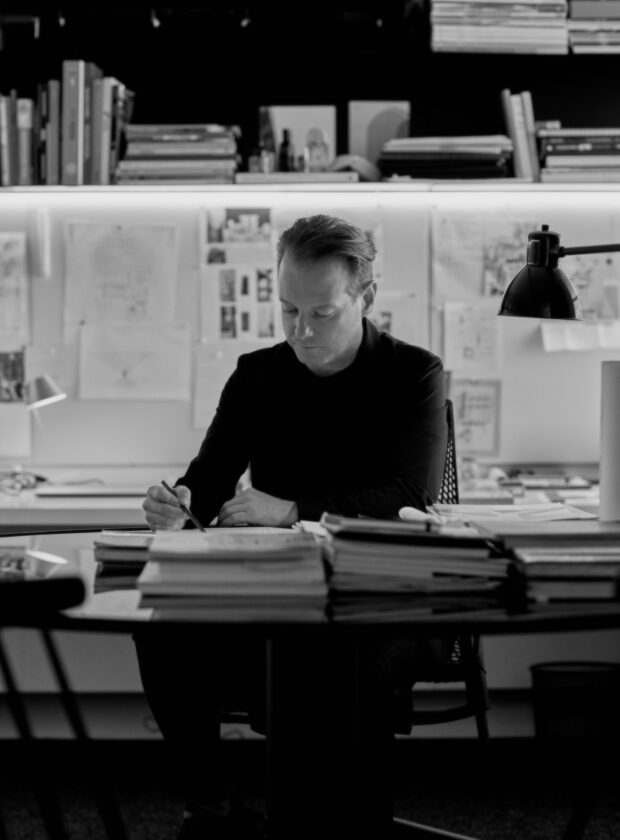 Jader Almeida: “Tudo que eu acho belo, que me impacta de alguma maneira, trago para mim”