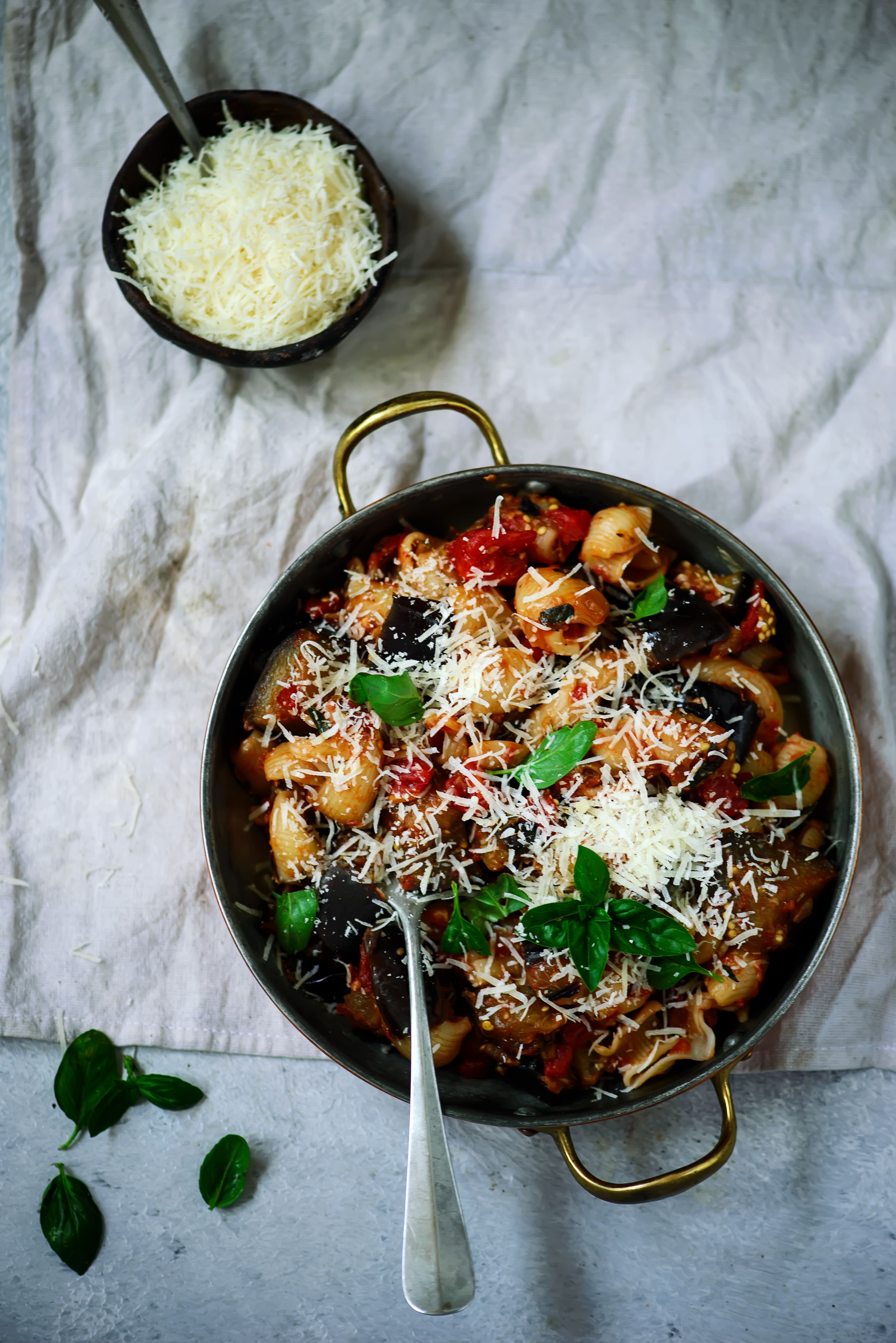 Pasta alla Norma é uma receita para um jantar leve e gostoso