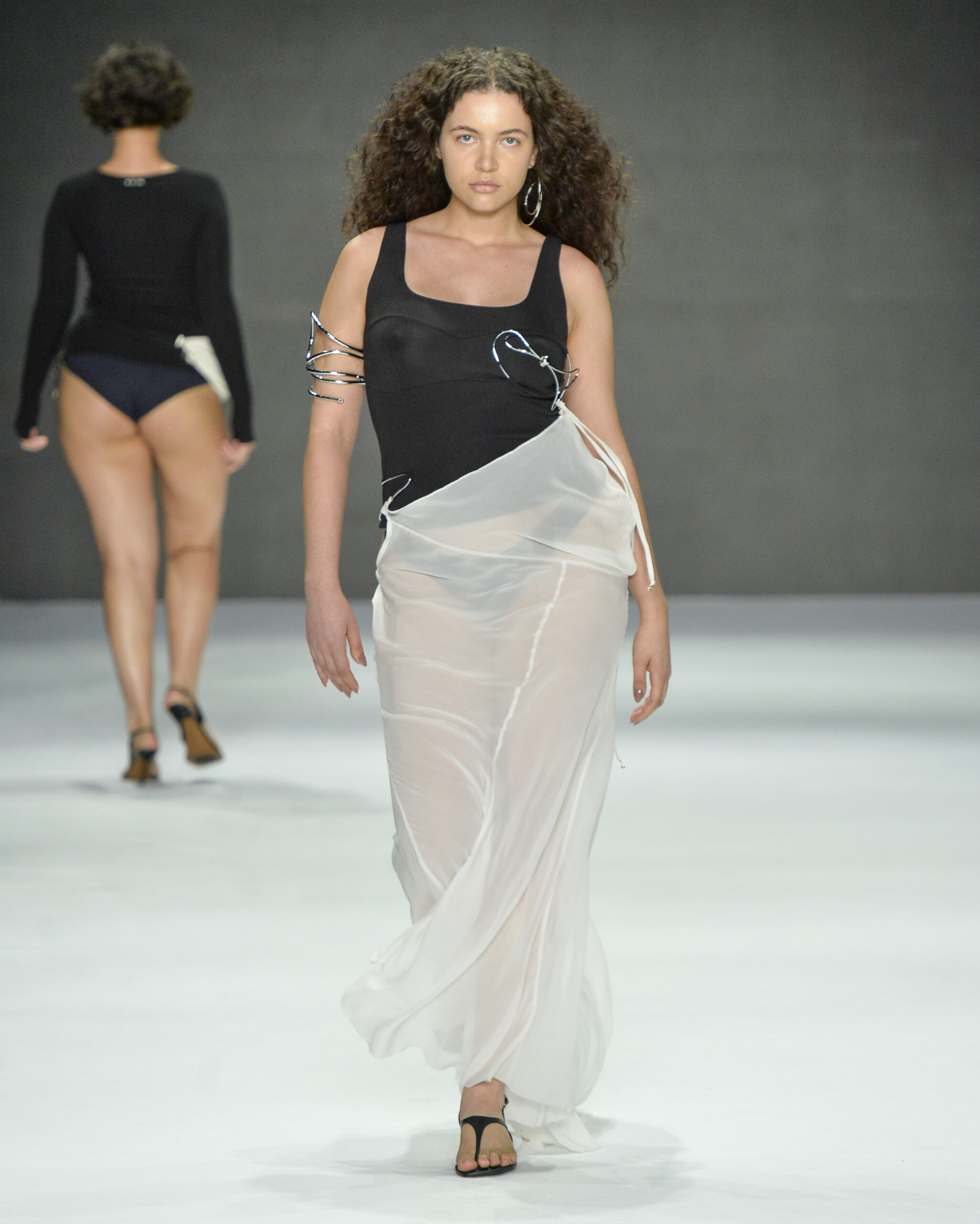 desfile da karoline vitto no riofw 2026
