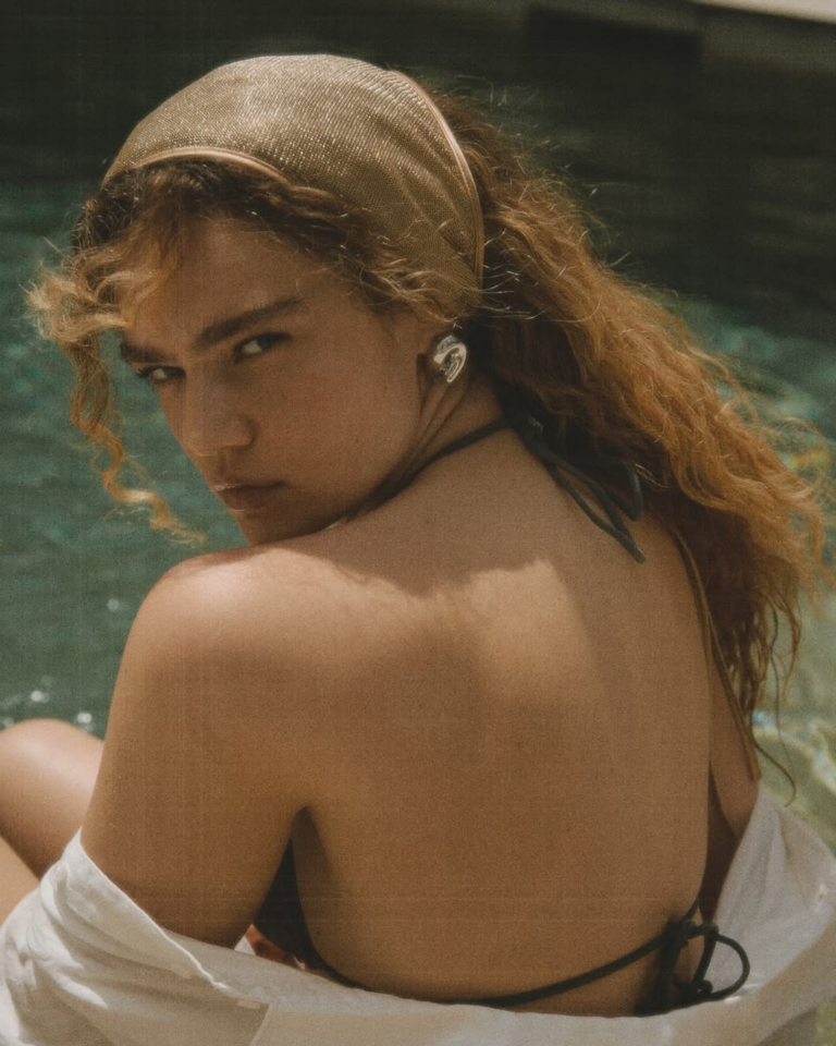 penteados soltos para cabelos cacheados