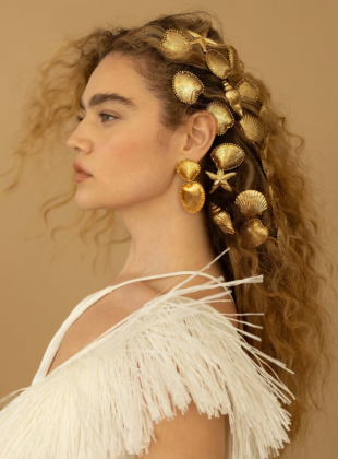 penteados soltos para cabelos cacheados