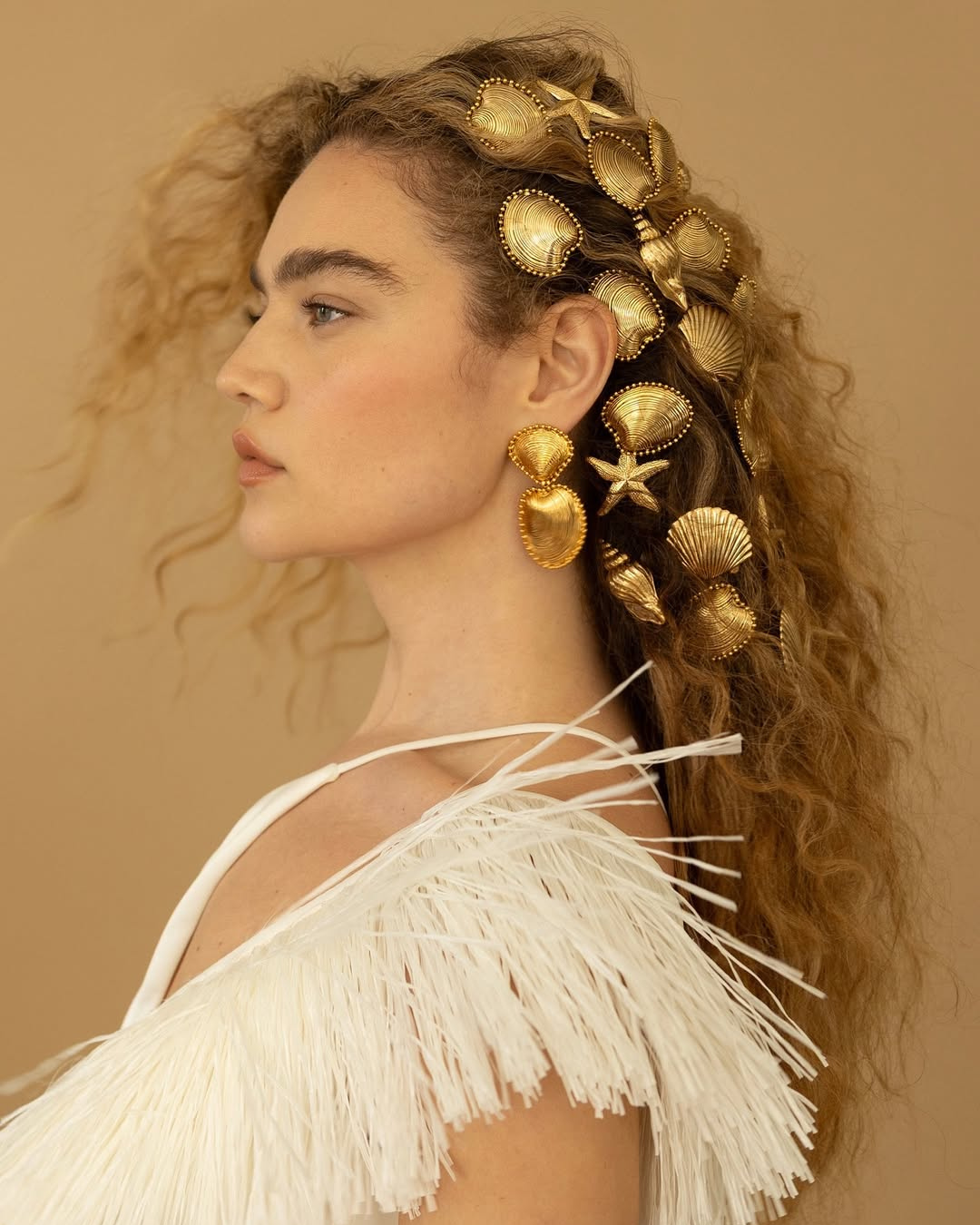 penteados soltos para cabelos cacheados