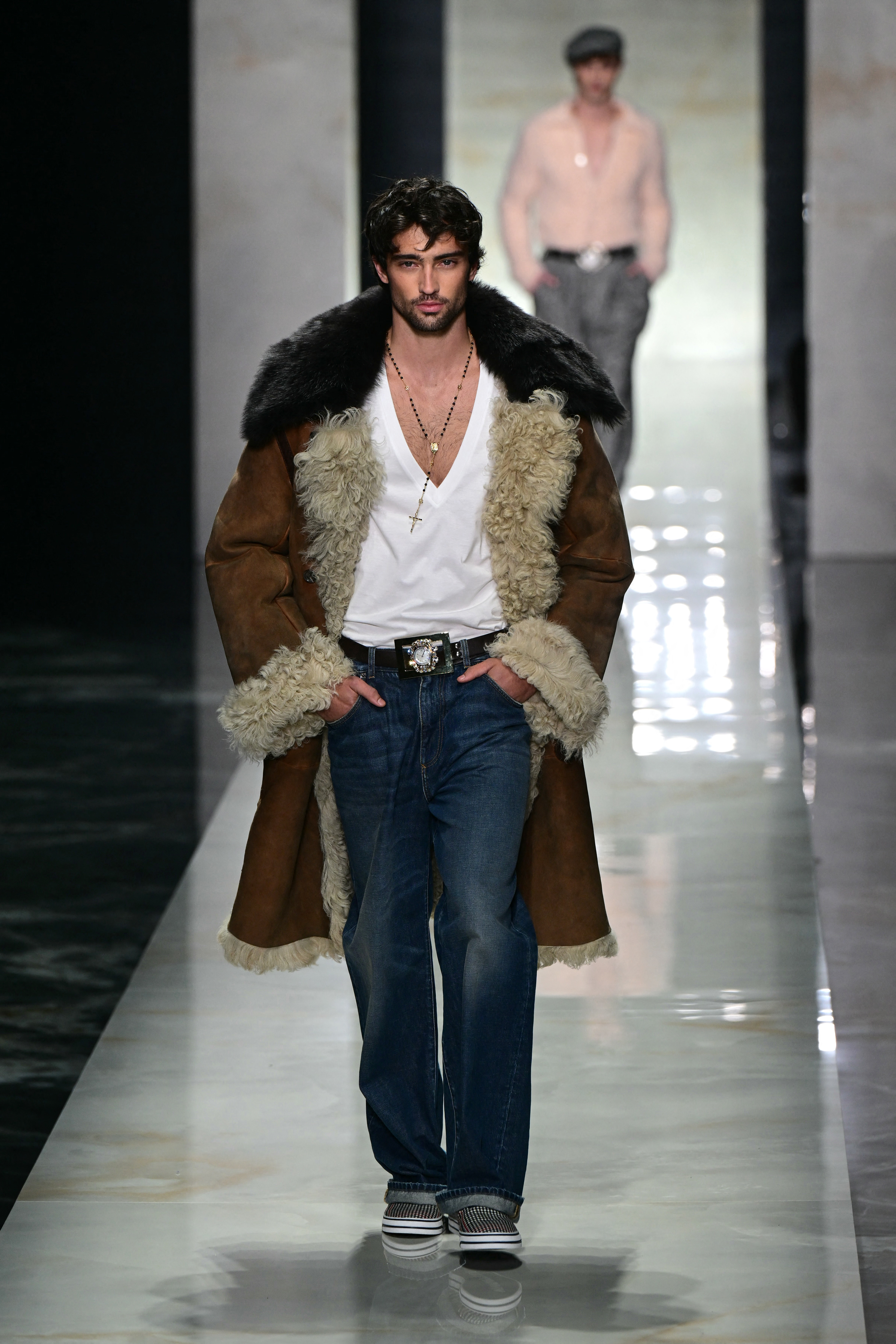 Pulso em foco: relógio tradicional retorna e se consolida como o acessório queridinho da vez relogio tradicional