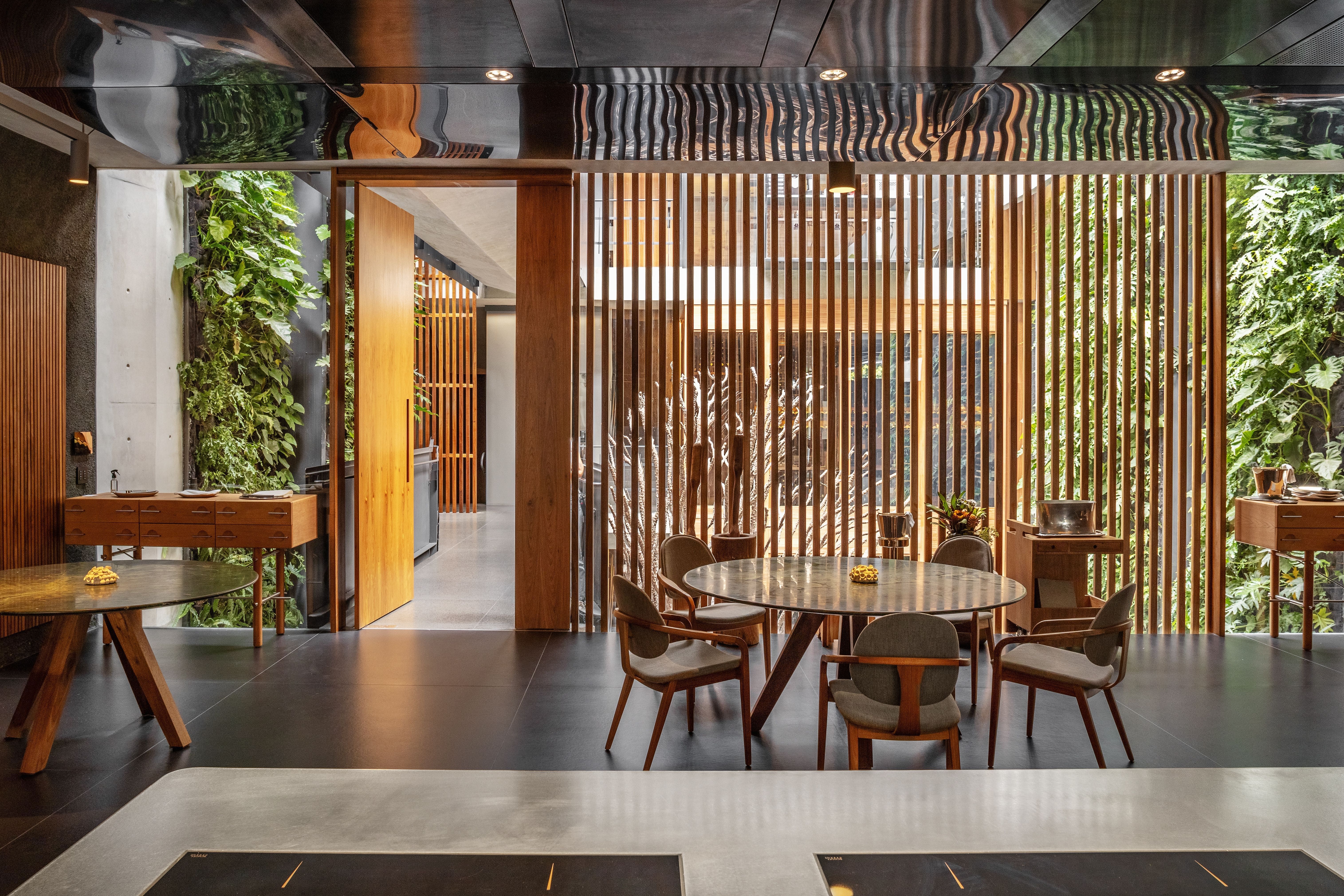 Como é o menu degustação dos dois restaurantes brasileiros com 3 estrelas Michelin