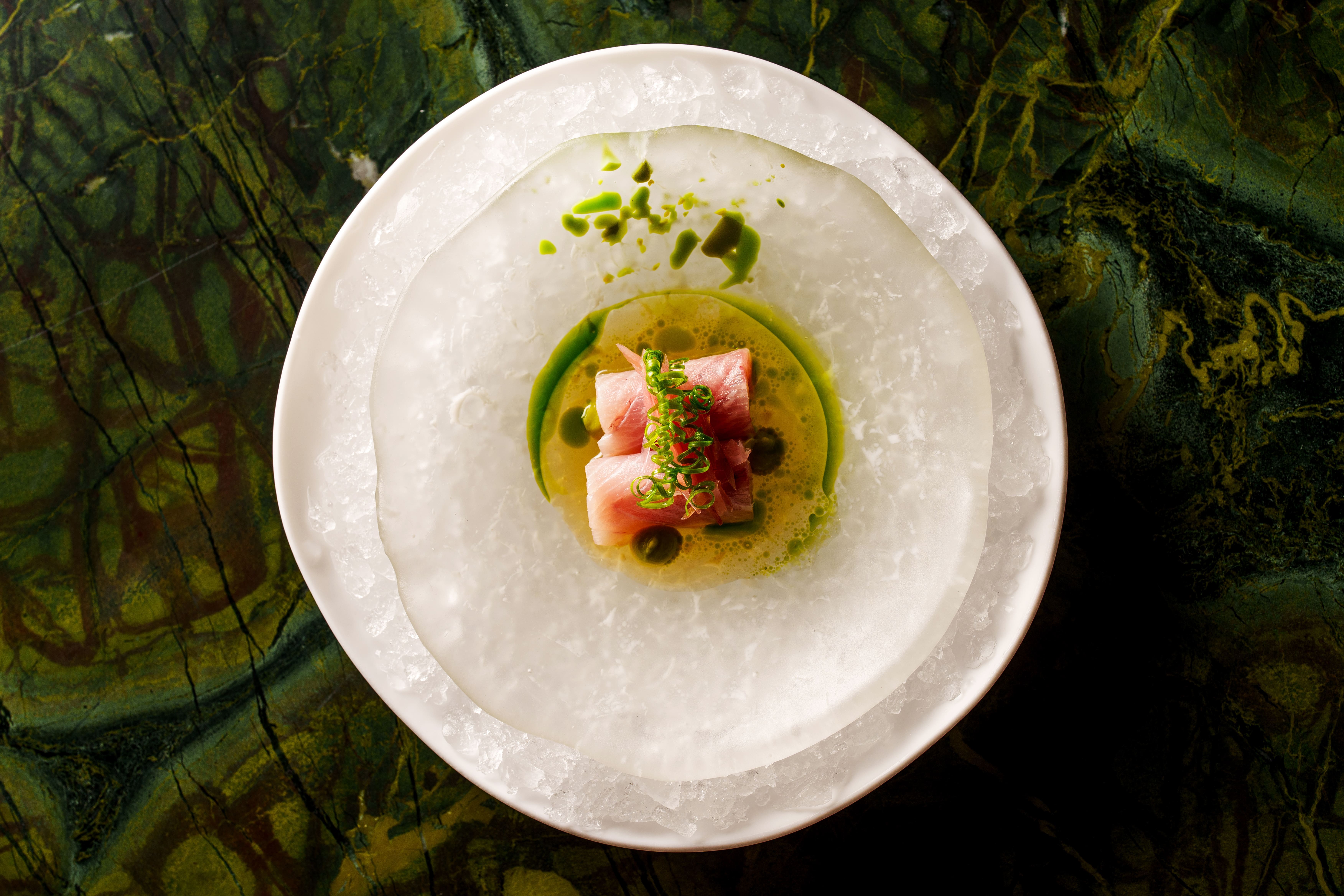 Como é o menu degustação dos dois restaurantes brasileiros com 3 estrelas Michelin