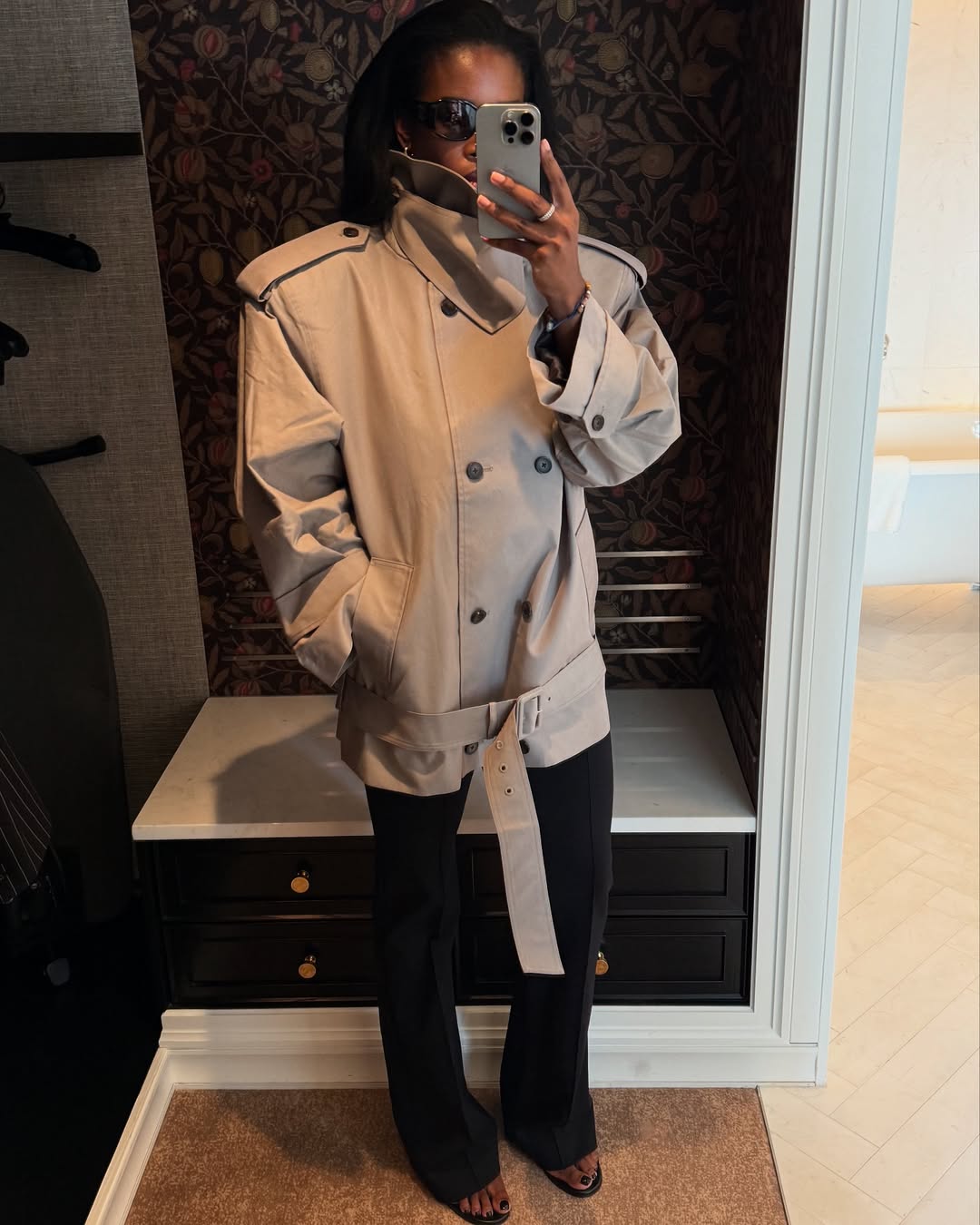 Foco no detalhe: a gola alta invade as principais tendências de casacos