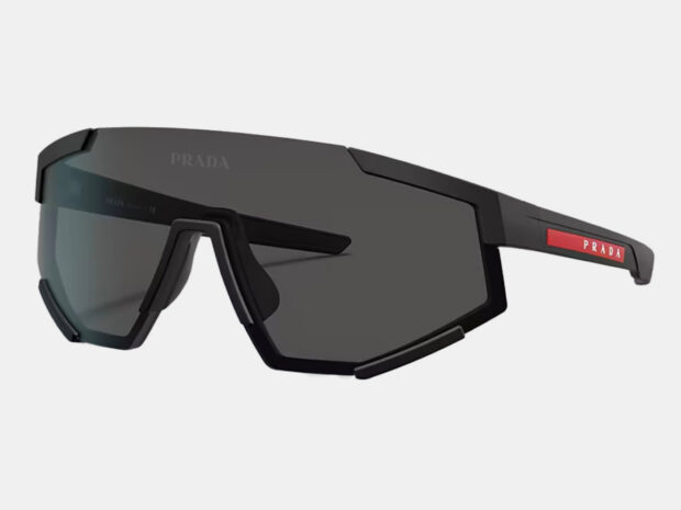 5 tendências de óculos que você vai querer testar em 2026 tendencias de oculos 15abr26 Prada Linea Rossa