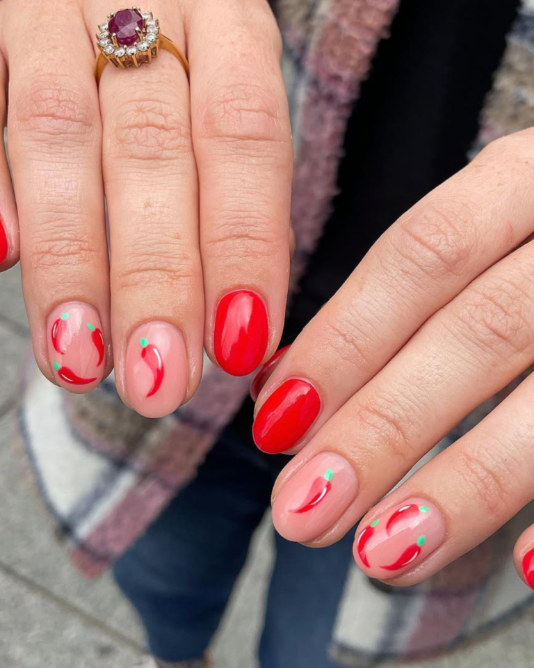 unhas vermelhas decoradas